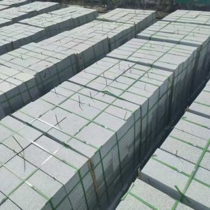 自贡 芝麻白1.8公分火烧300*600地铺，清仓大甩卖