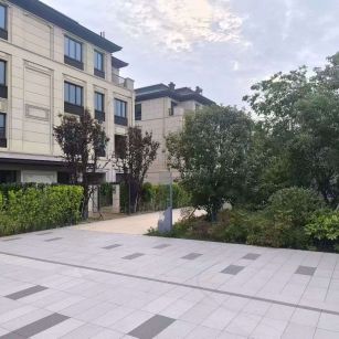 自贡 芝麻白与芝麻白搭配铺装，尺寸1200*600