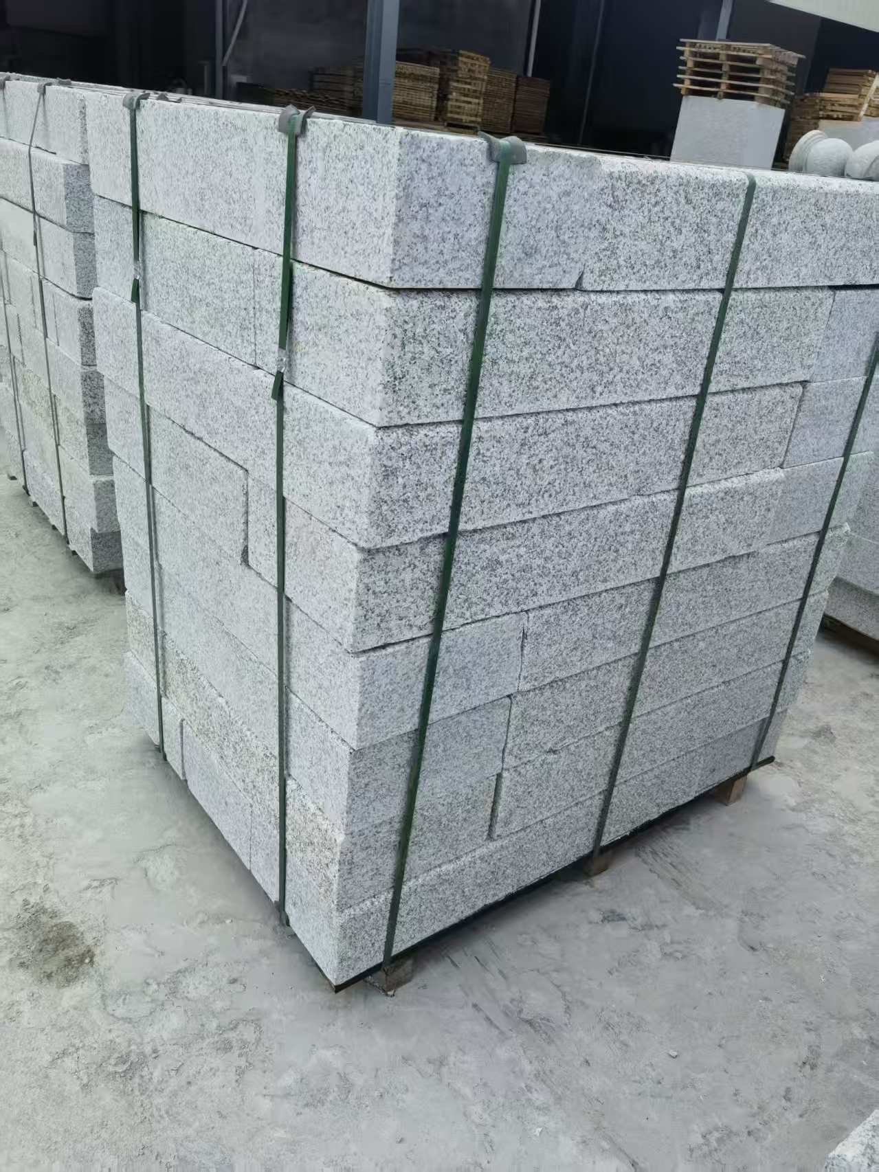 自贡 芙蓉白火烧两面路沿石