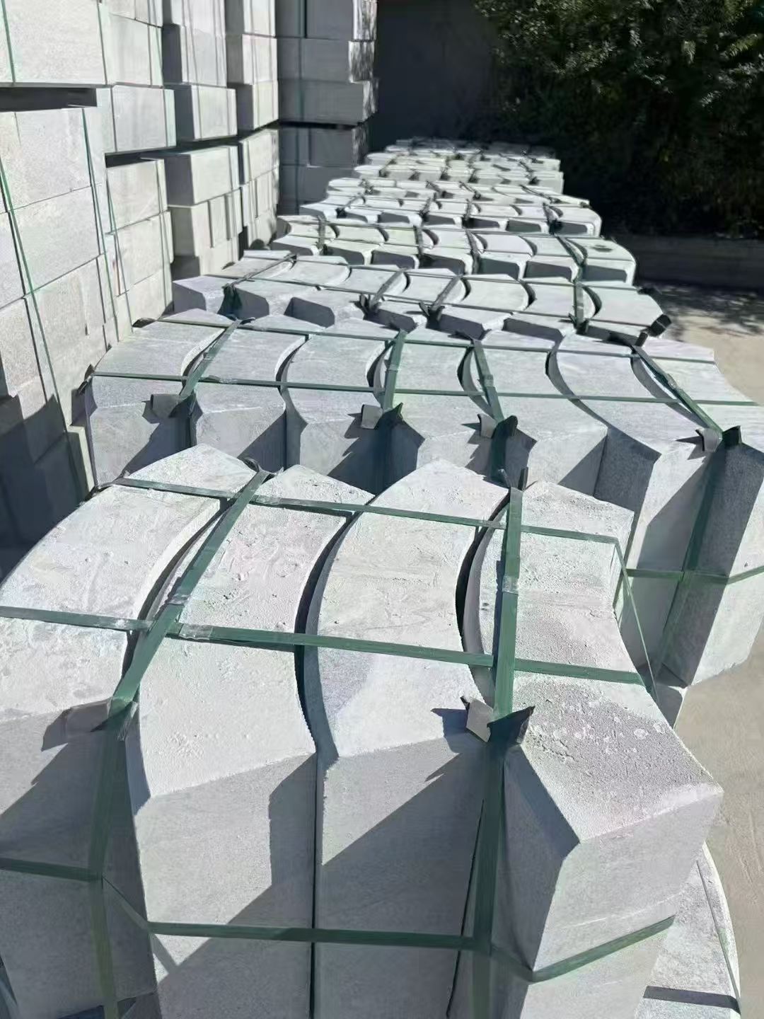 自贡 芝麻灰弧形路沿石