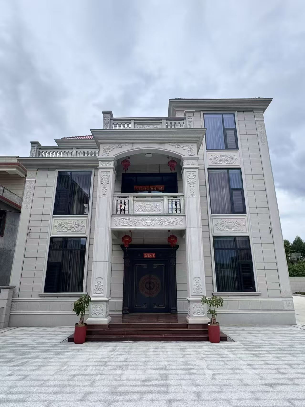 自贡 芝麻白石材别墅干挂案例展示