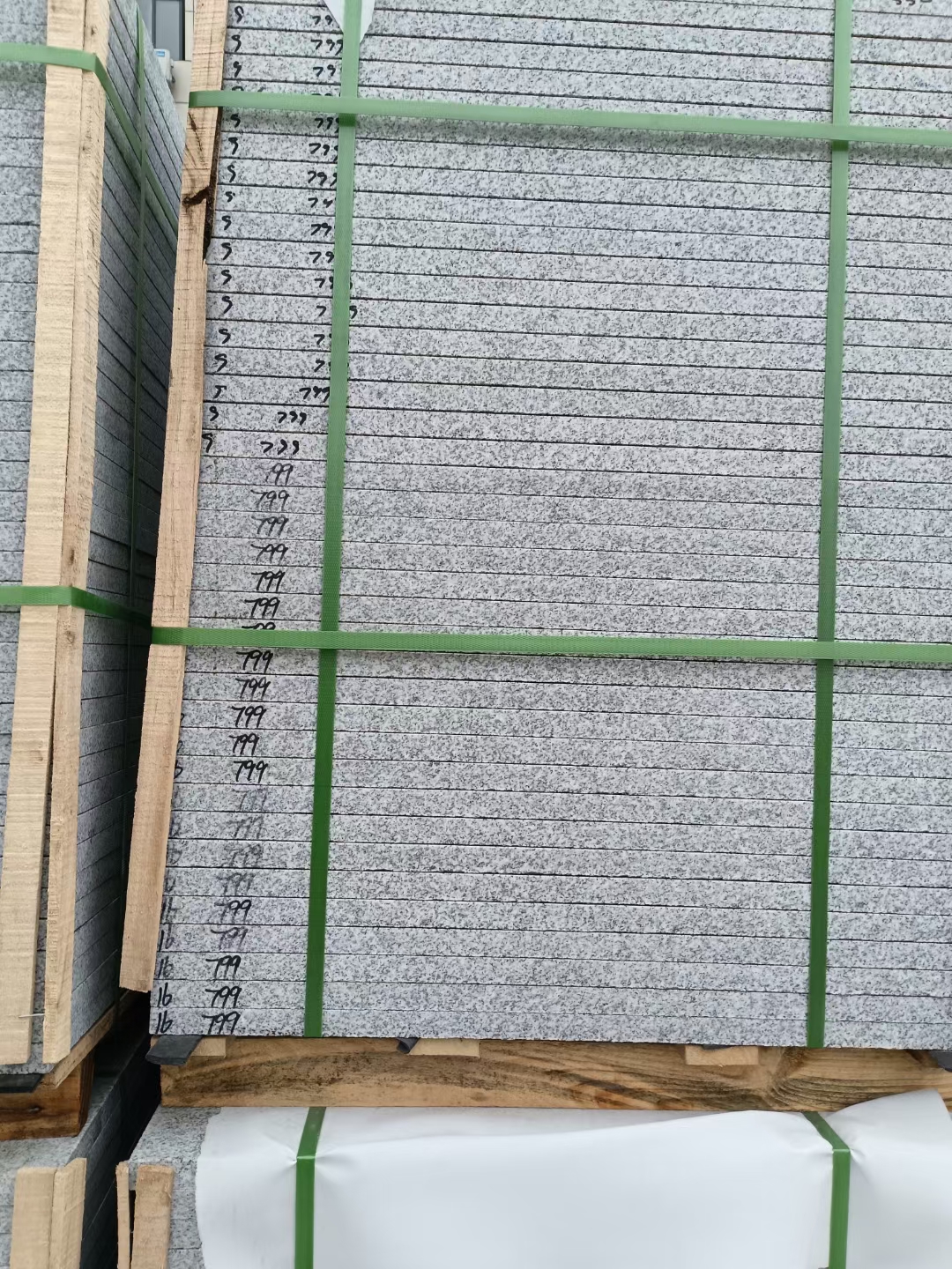 自贡 芝麻白石材地铺做法